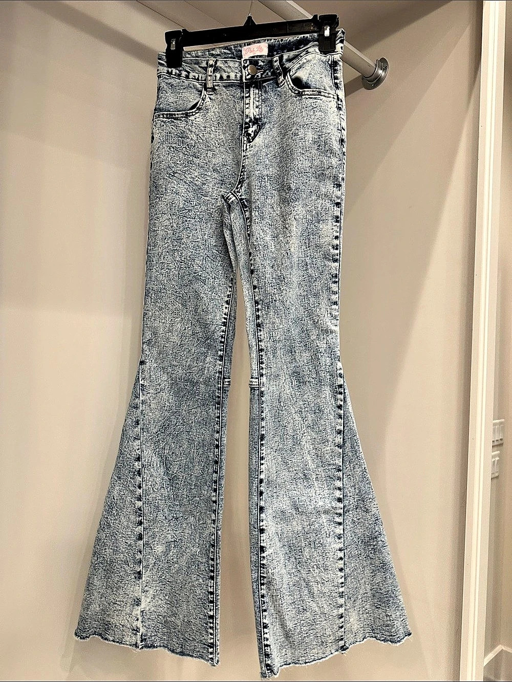 Pink Lily size 25 Women's Flare Jeans in Blue. Like New